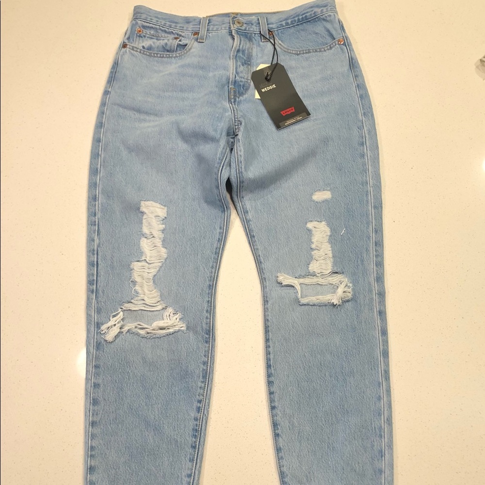 Levi Premium Icon Wedgie Straight High Rise Light Wash NWT